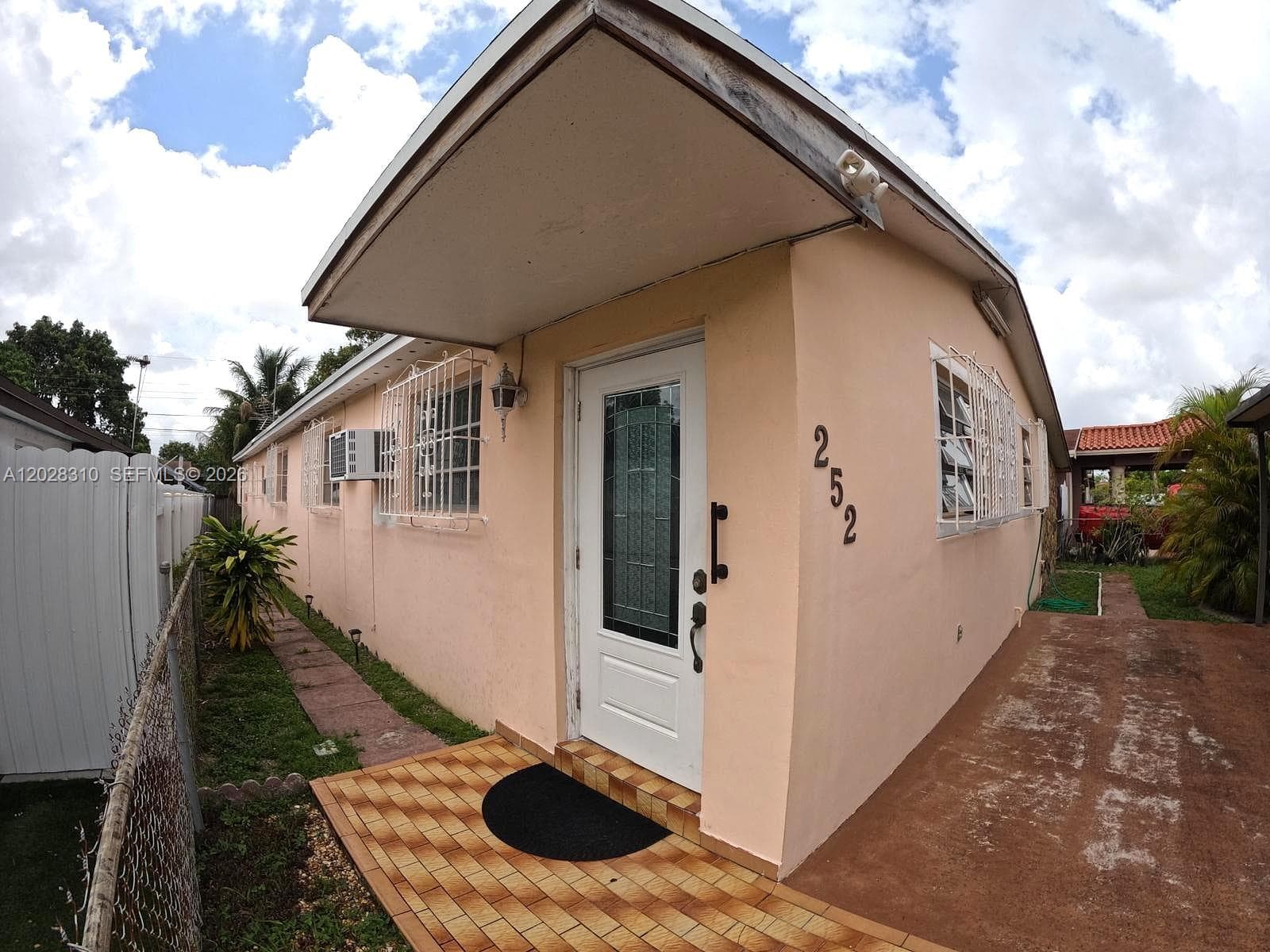 252 E 37th St, Hialeah FL 33013 — 2