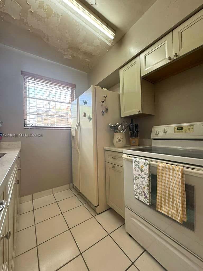252 E 37th St, Hialeah FL 33013 — 17