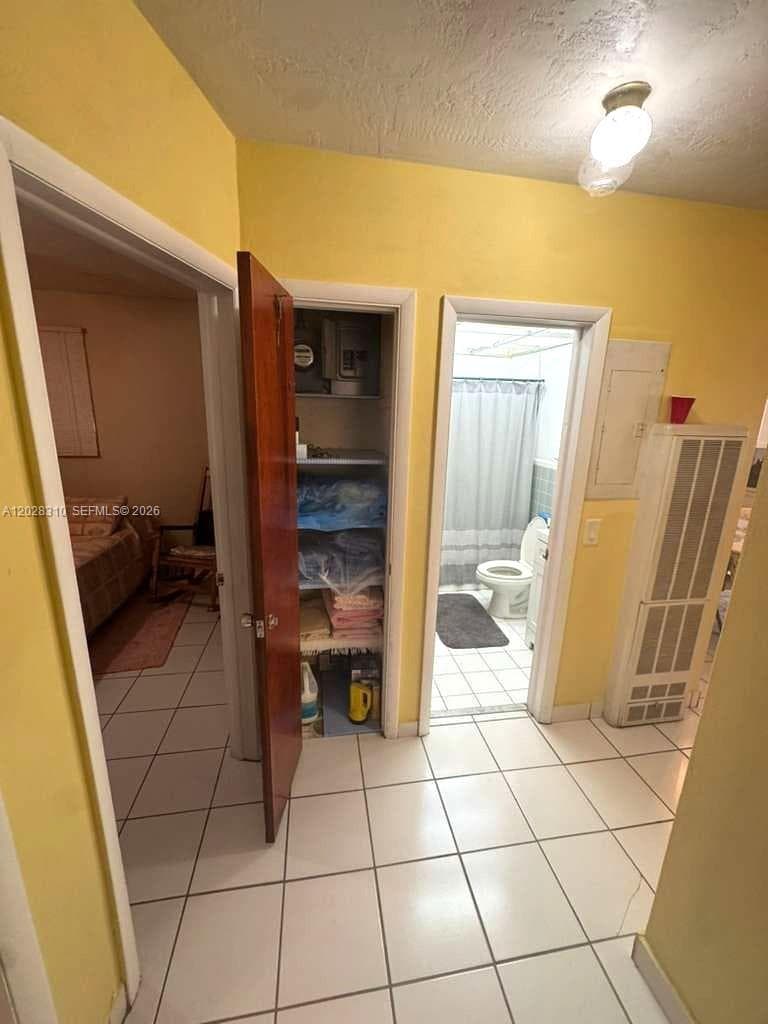 252 E 37th St, Hialeah FL 33013 — 22