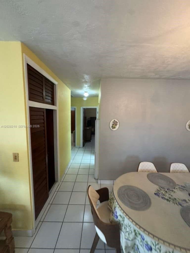 252 E 37th St, Hialeah FL 33013 — 20