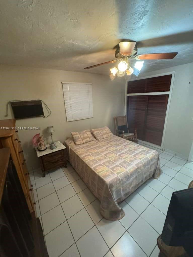 252 E 37th St, Hialeah FL 33013 — 30
