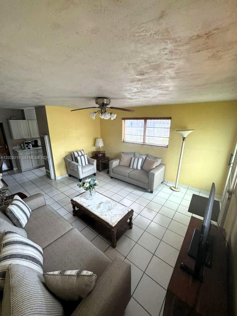 252 E 37th St, Hialeah FL 33013 — 10