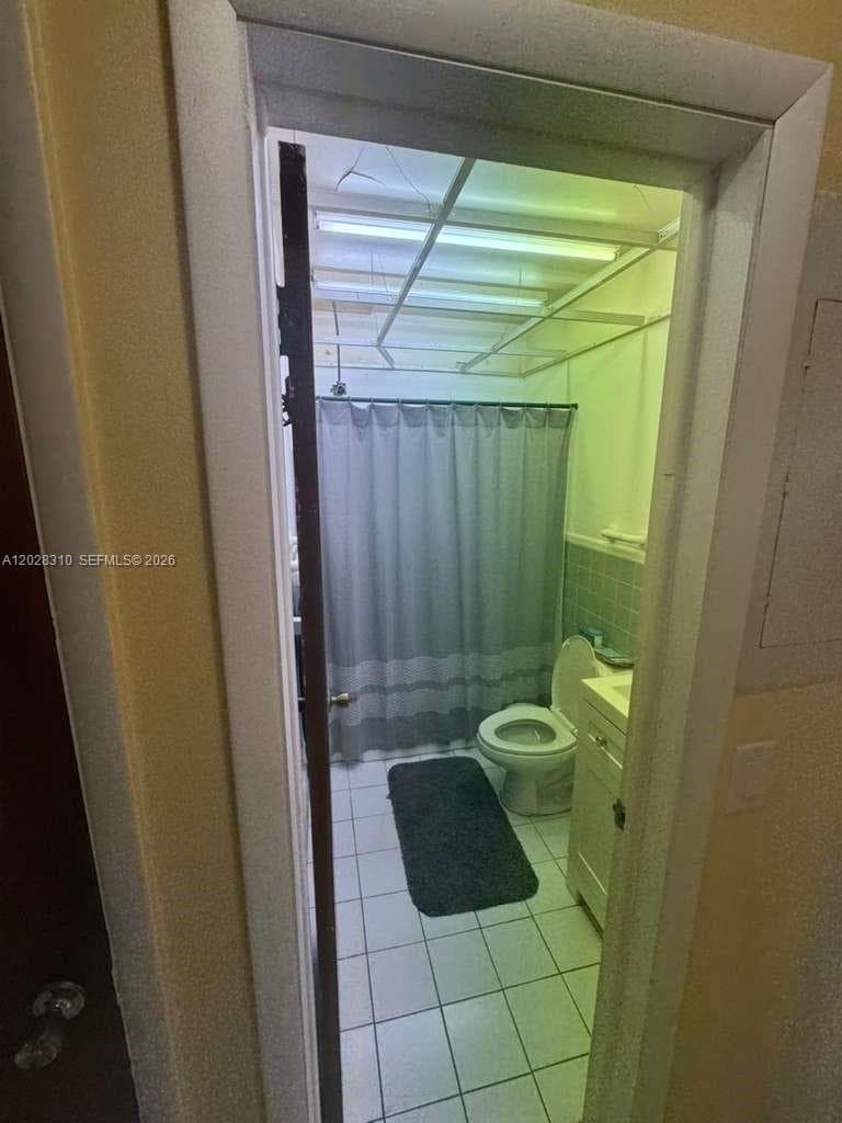 252 E 37th St, Hialeah FL 33013 — 33