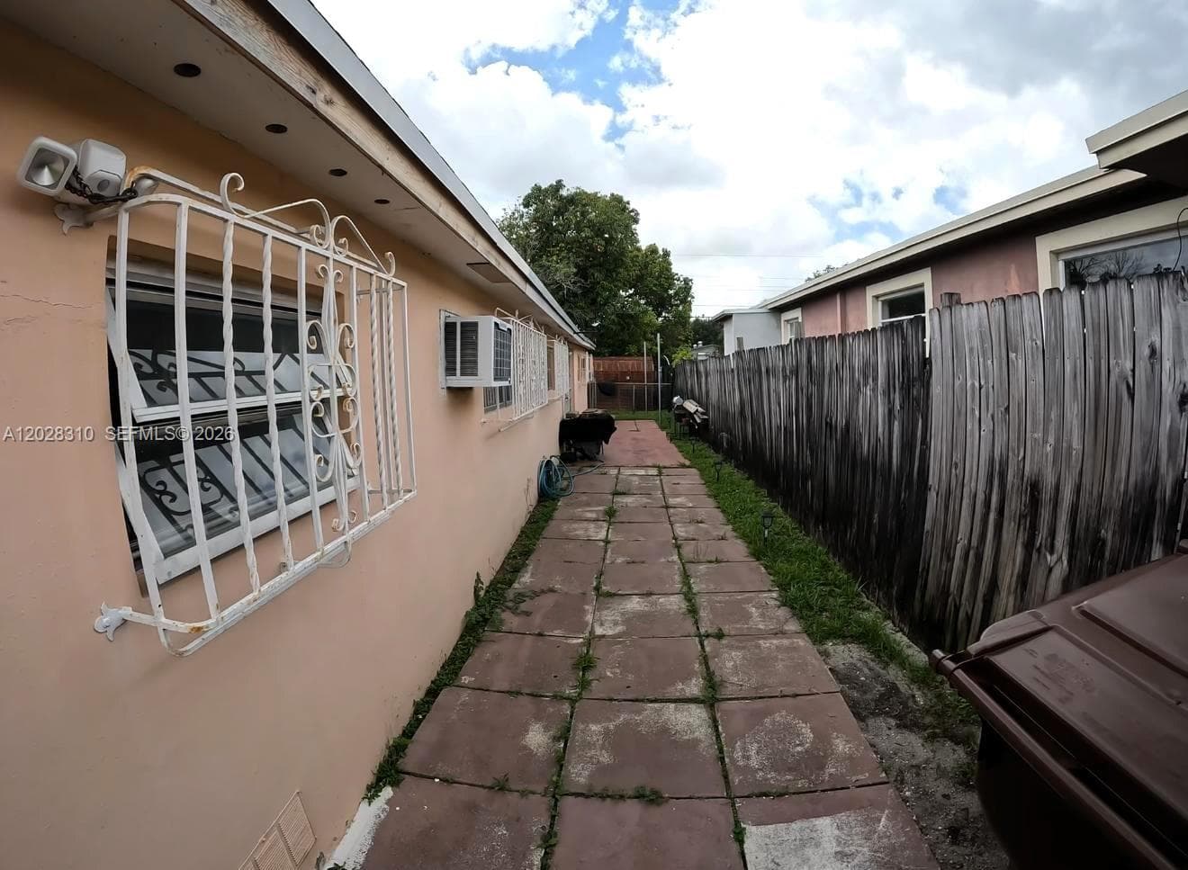 252 E 37th St, Hialeah FL 33013 — 48