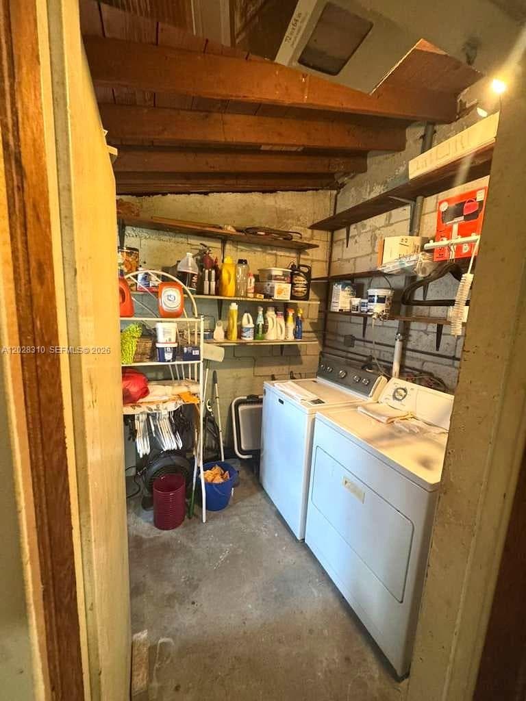 252 E 37th St, Hialeah FL 33013 — 35