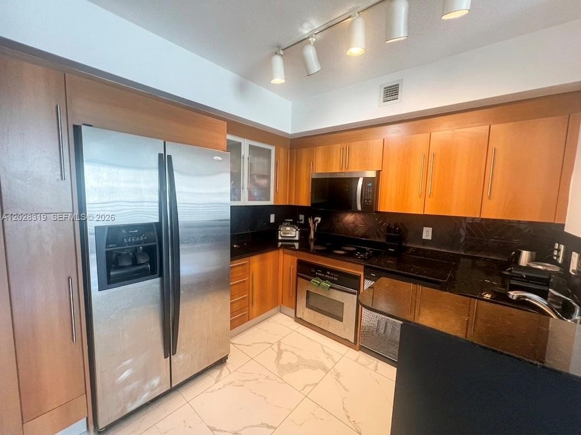 335 S Biscayne Blvd # 3300, Miami FL 33131 — 2