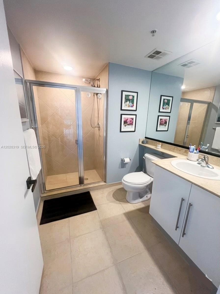 335 S Biscayne Blvd # 3300, Miami FL 33131 — 7
