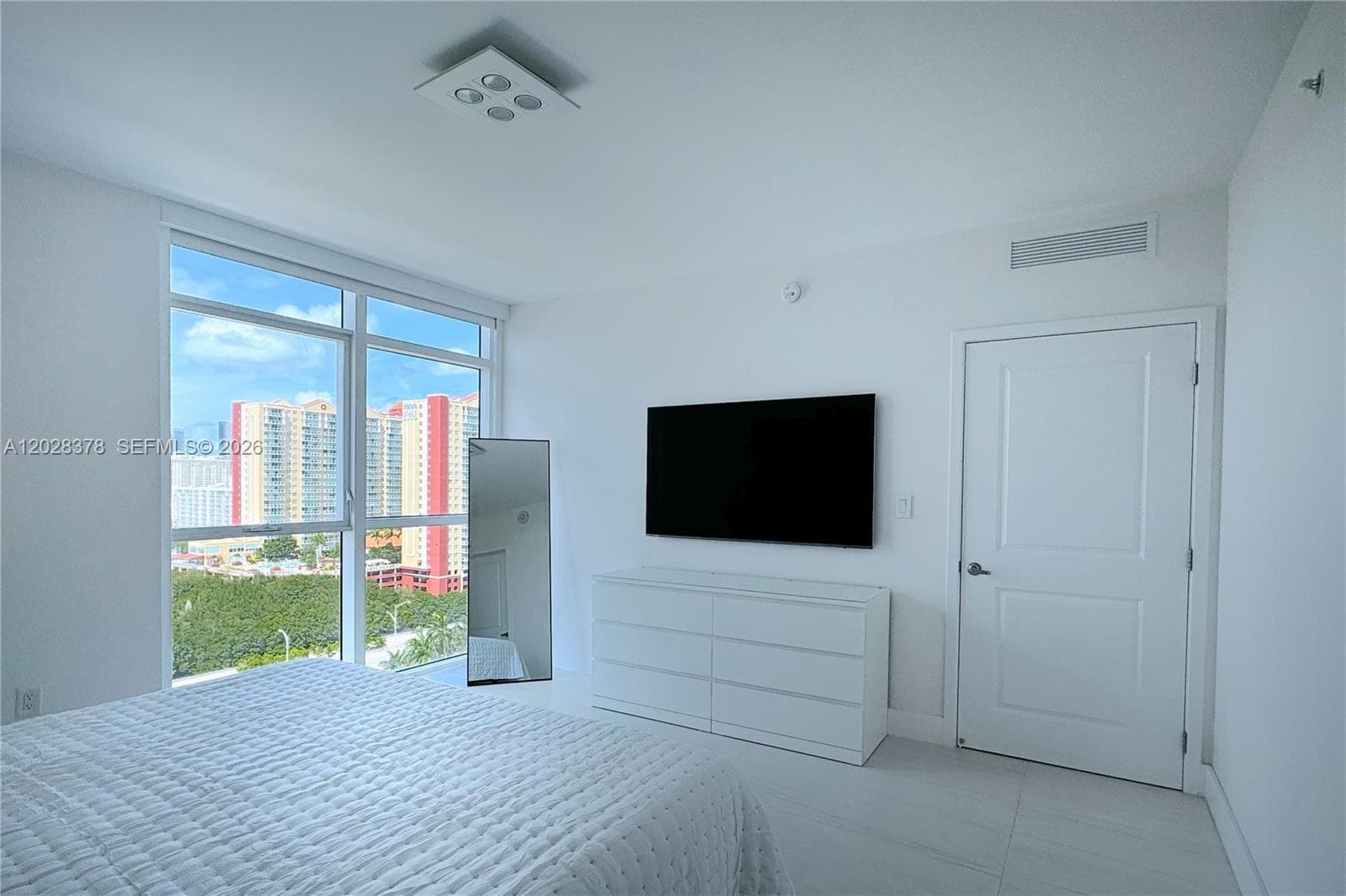 400 Sunny Isles Condo Wes, Sunny Isles Beach, FL — 22