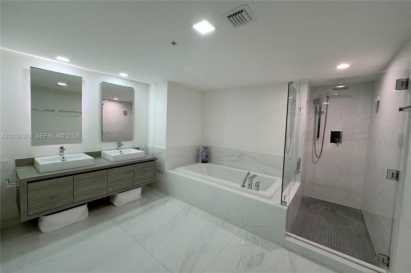 400 Sunny Isles Condo Wes, Sunny Isles Beach, FL — 24