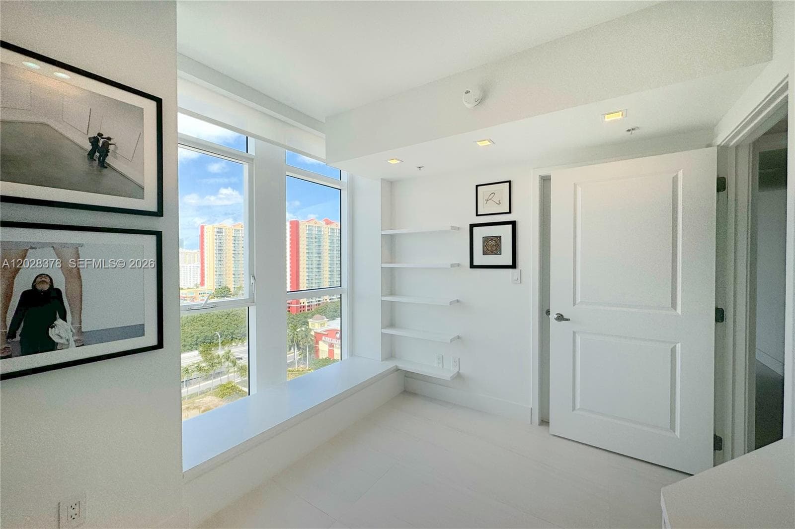 400 Sunny Isles Condo Wes, Sunny Isles Beach, FL — 33