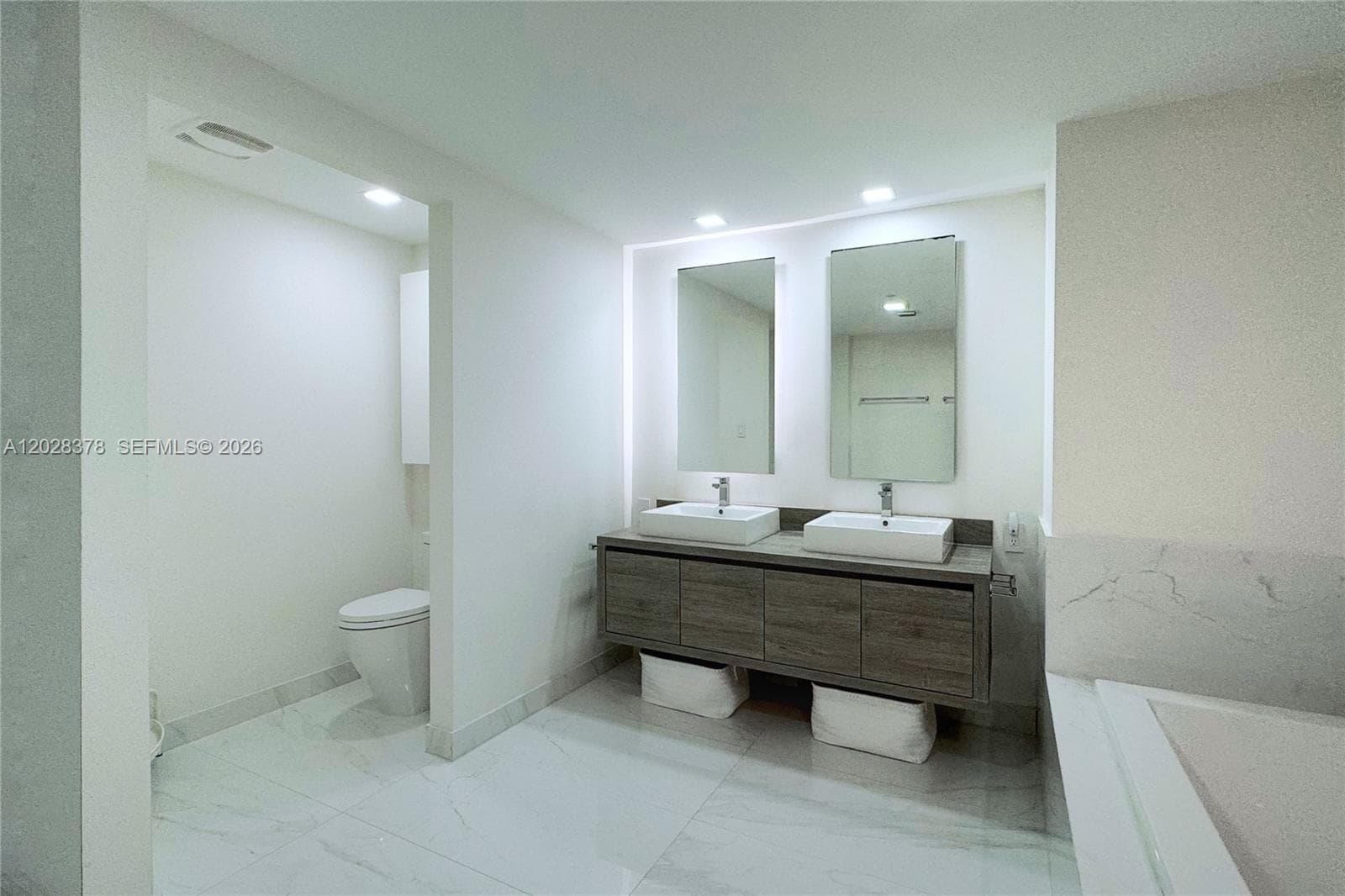 400 Sunny Isles Condo Wes, Sunny Isles Beach, FL — 25