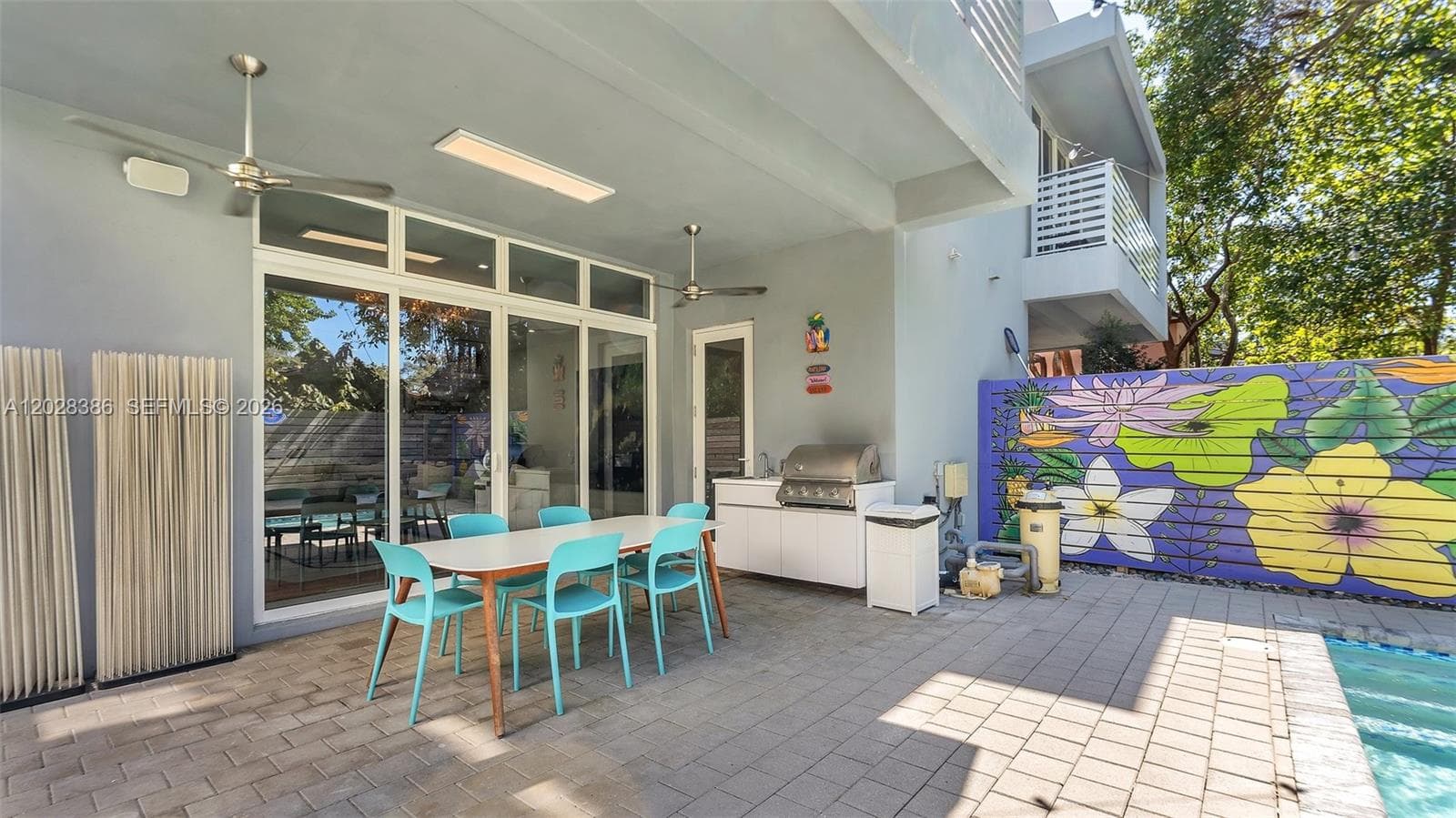 3162 Hibiscus St, Miami FL 33133 — 23