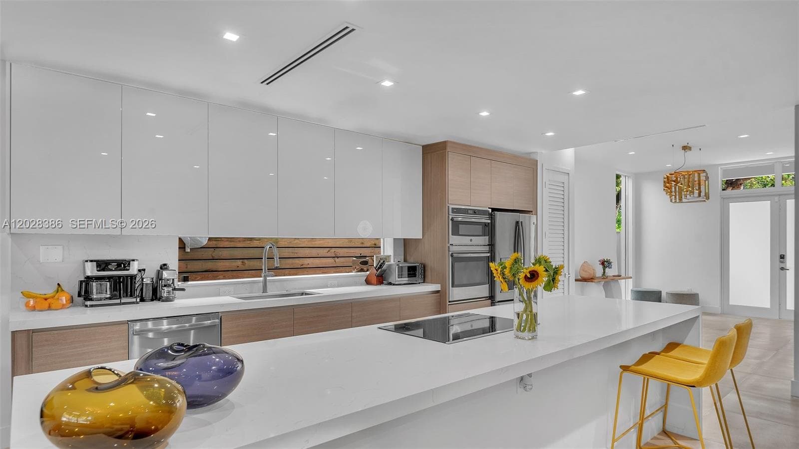 3162 Hibiscus St, Miami FL 33133 — 13