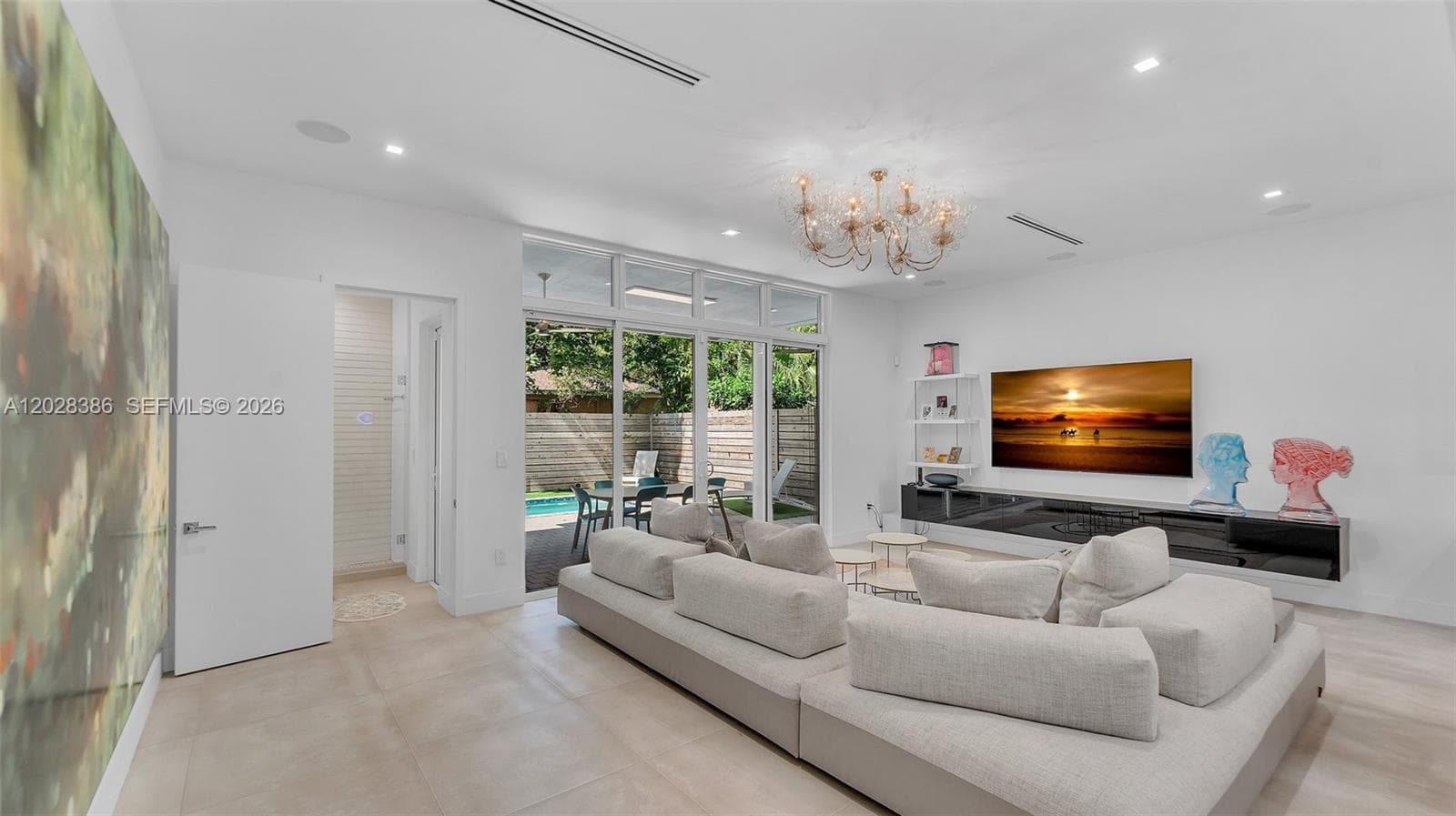 3162 Hibiscus St, Miami FL 33133 — 16