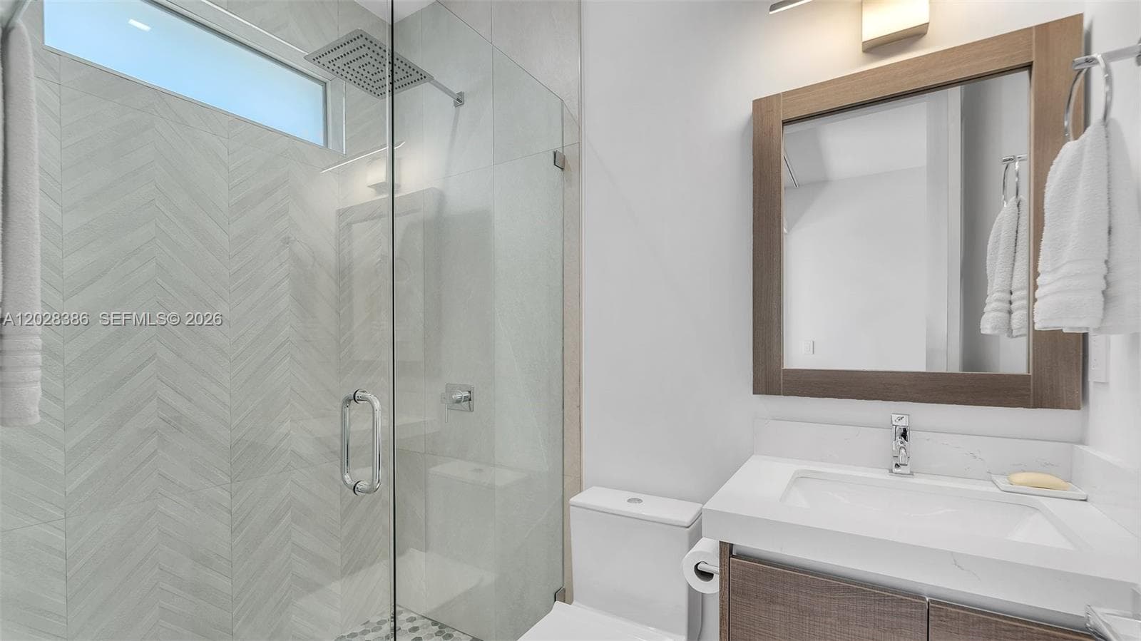 3162 Hibiscus St, Miami FL 33133 — 37