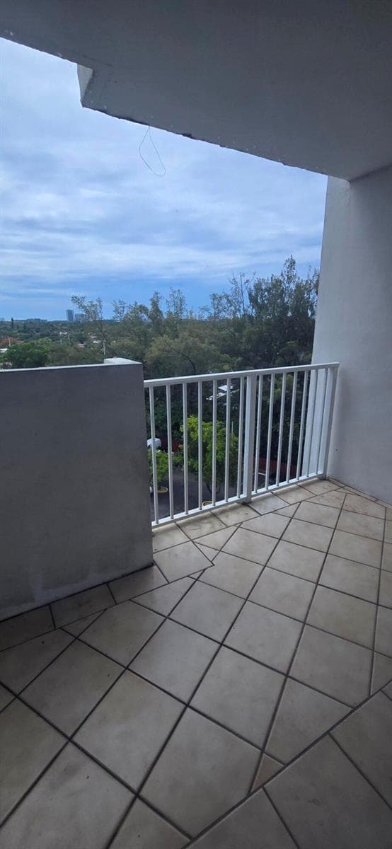1300 NE Miami Gardens Drive # 901e, Miami FL 33179 — 11
