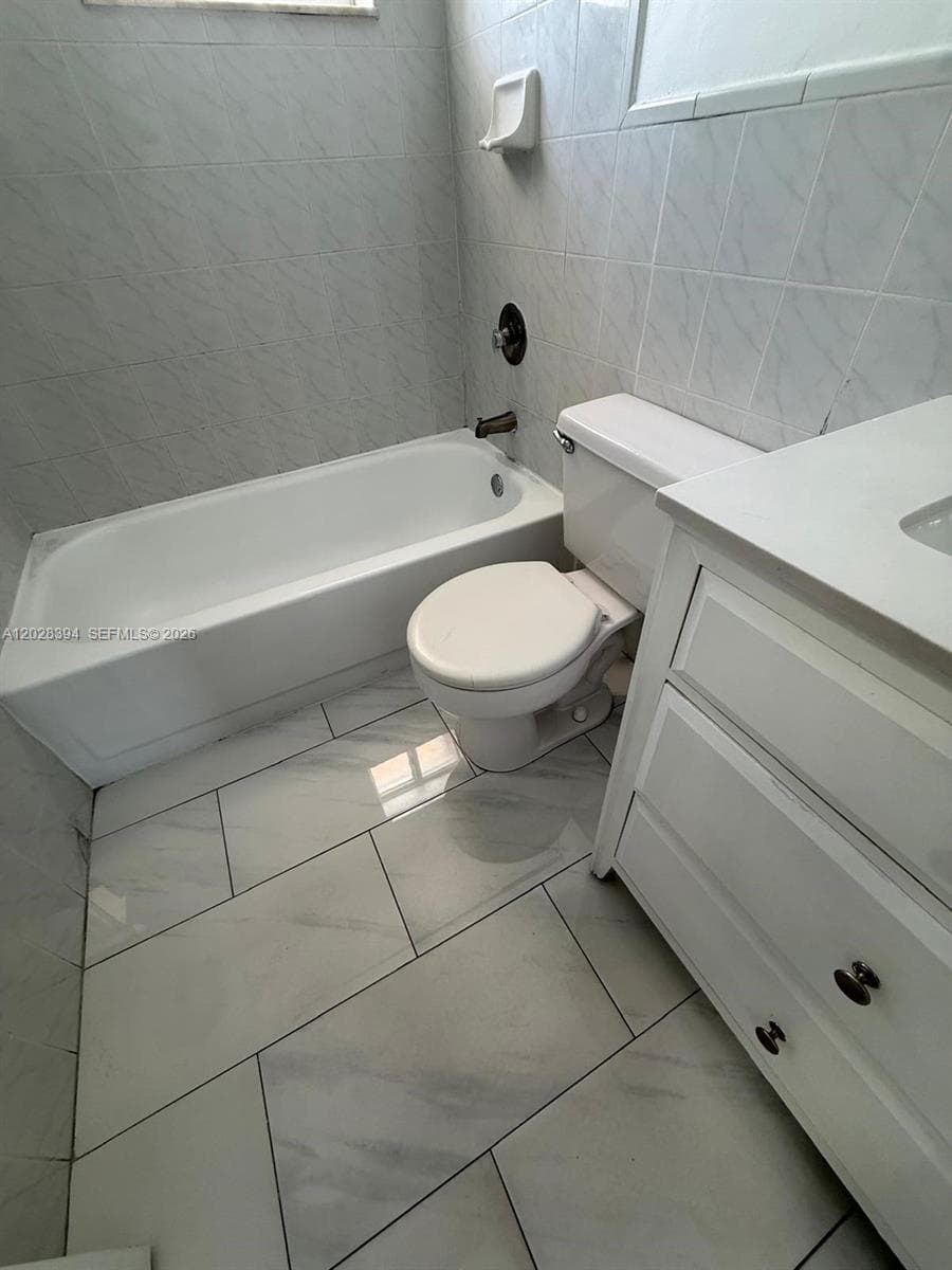 2212 W 74th St # 28, Hialeah FL 33016 — 8