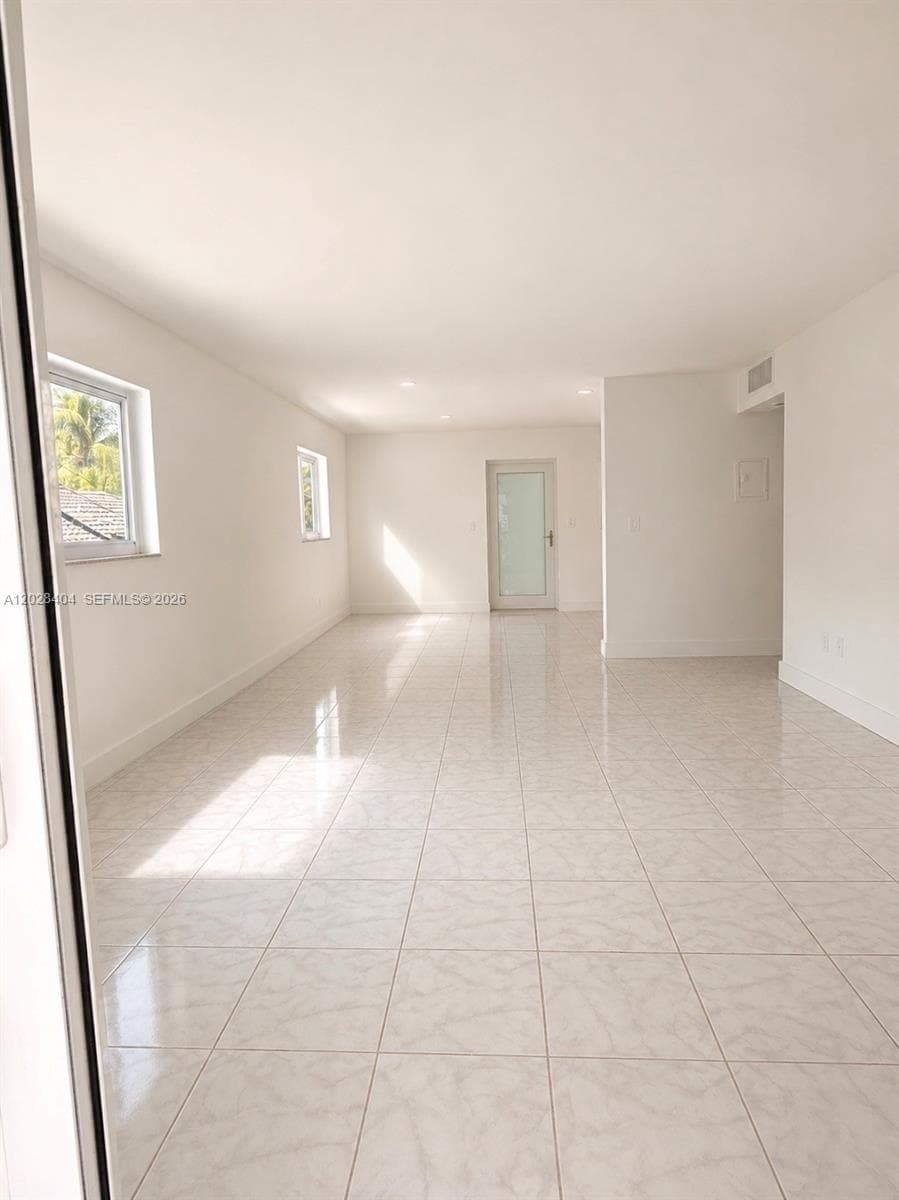1400 Lincoln Rd # 301, Miami Beach FL 33139 — 6
