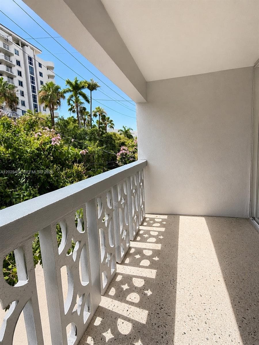 1400 Lincoln Rd # 301, Miami Beach FL 33139 — 17