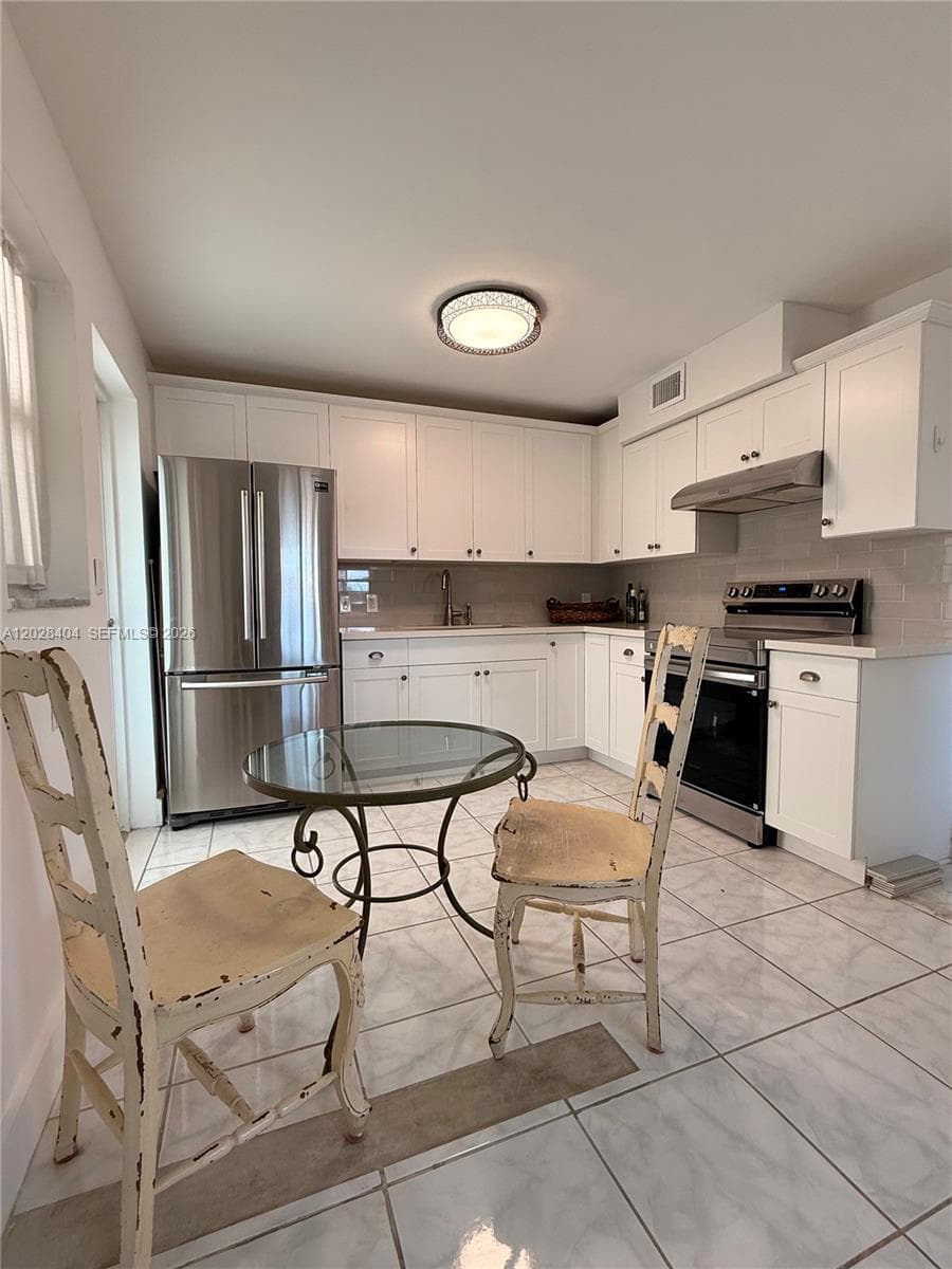 1400 Lincoln Rd # 301, Miami Beach FL 33139 — 3