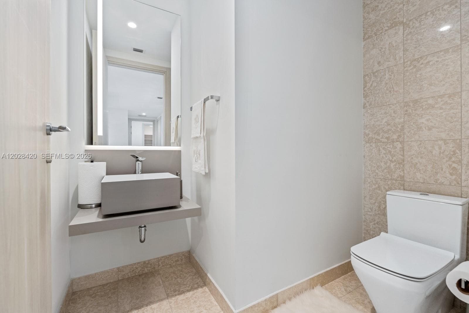 1000 Brickell Plz, Miami FL 33131 — 23