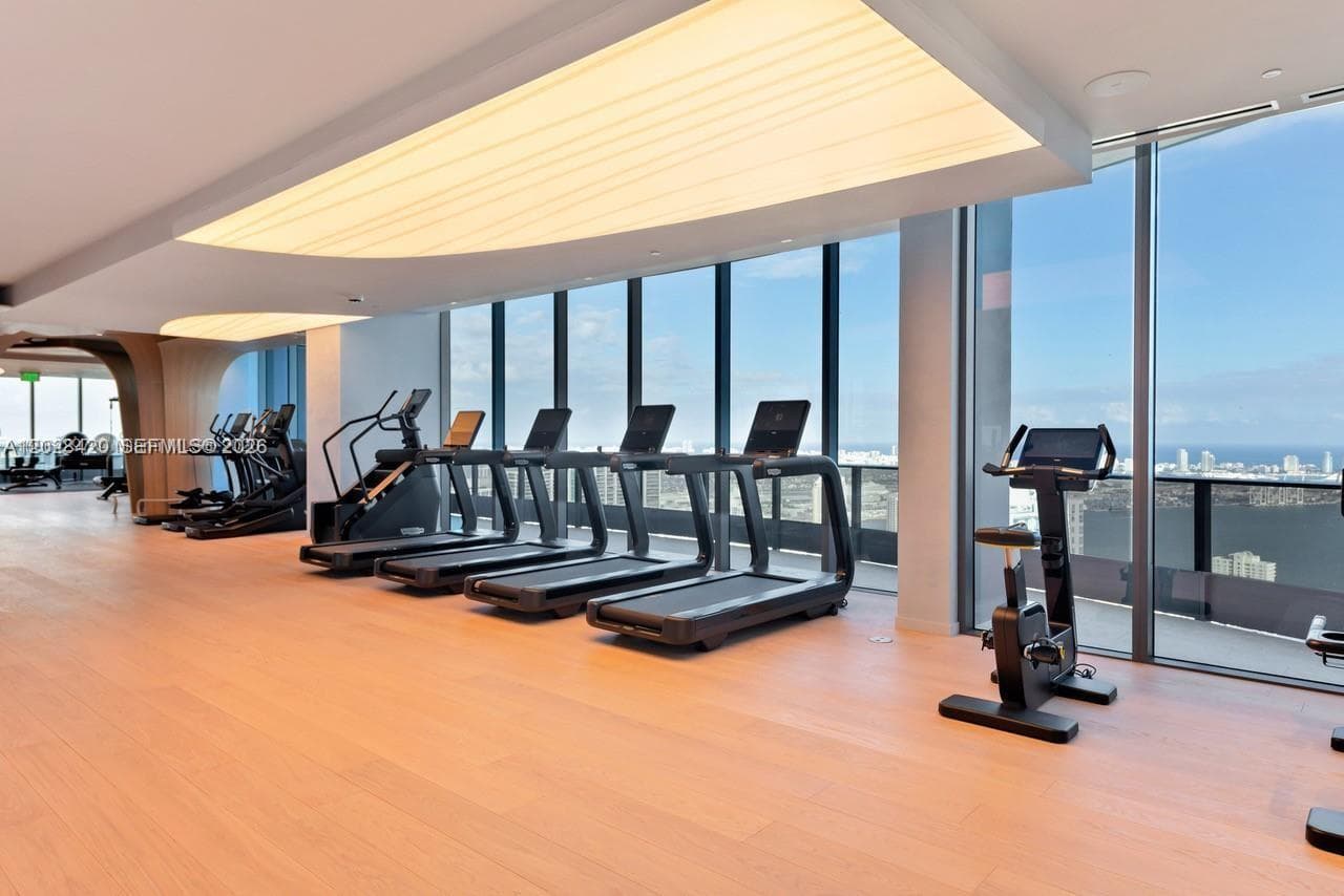1000 Brickell Plz, Miami FL 33131 — 27