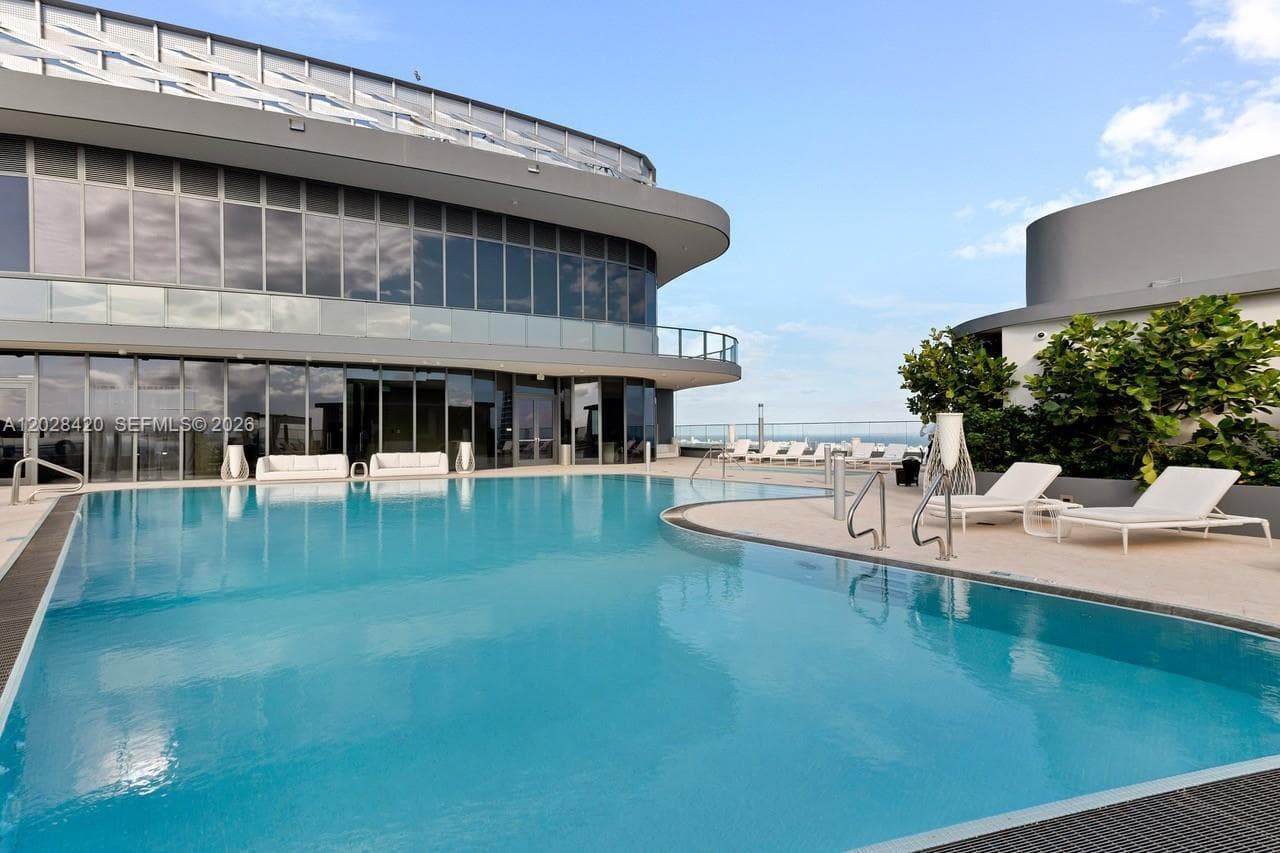 1000 Brickell Plz, Miami FL 33131 — 26