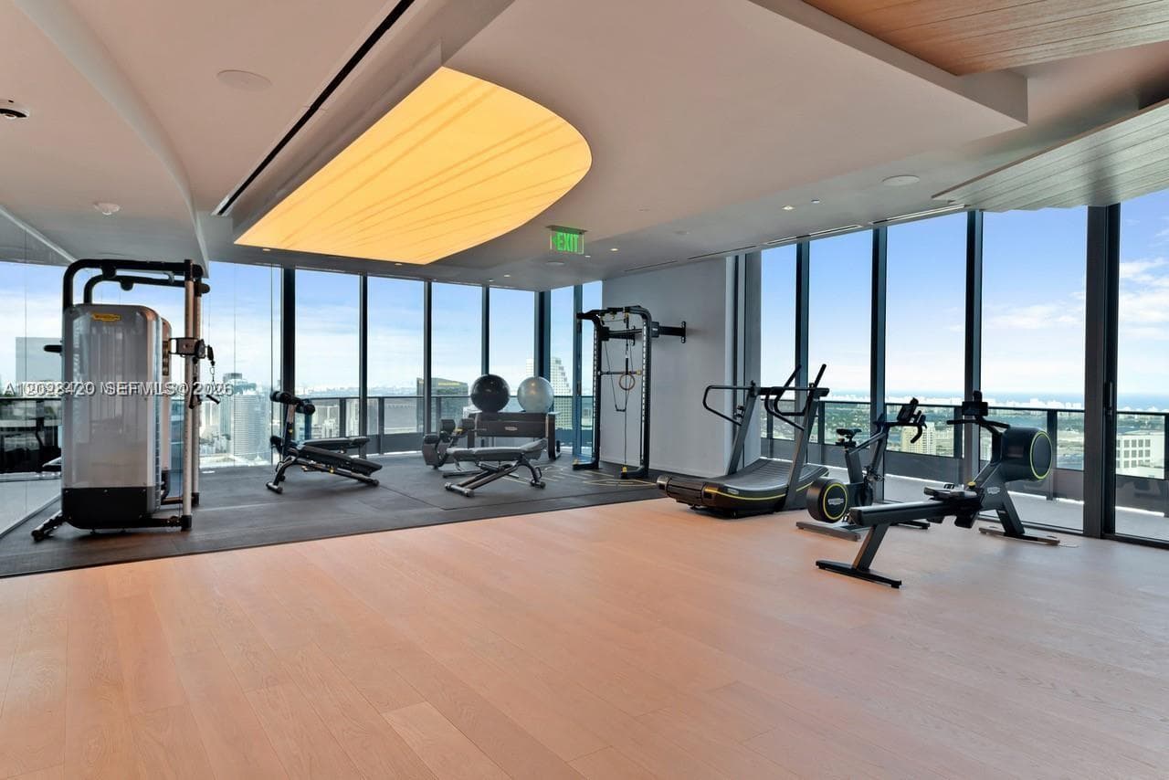 1000 Brickell Plz, Miami FL 33131 — 28