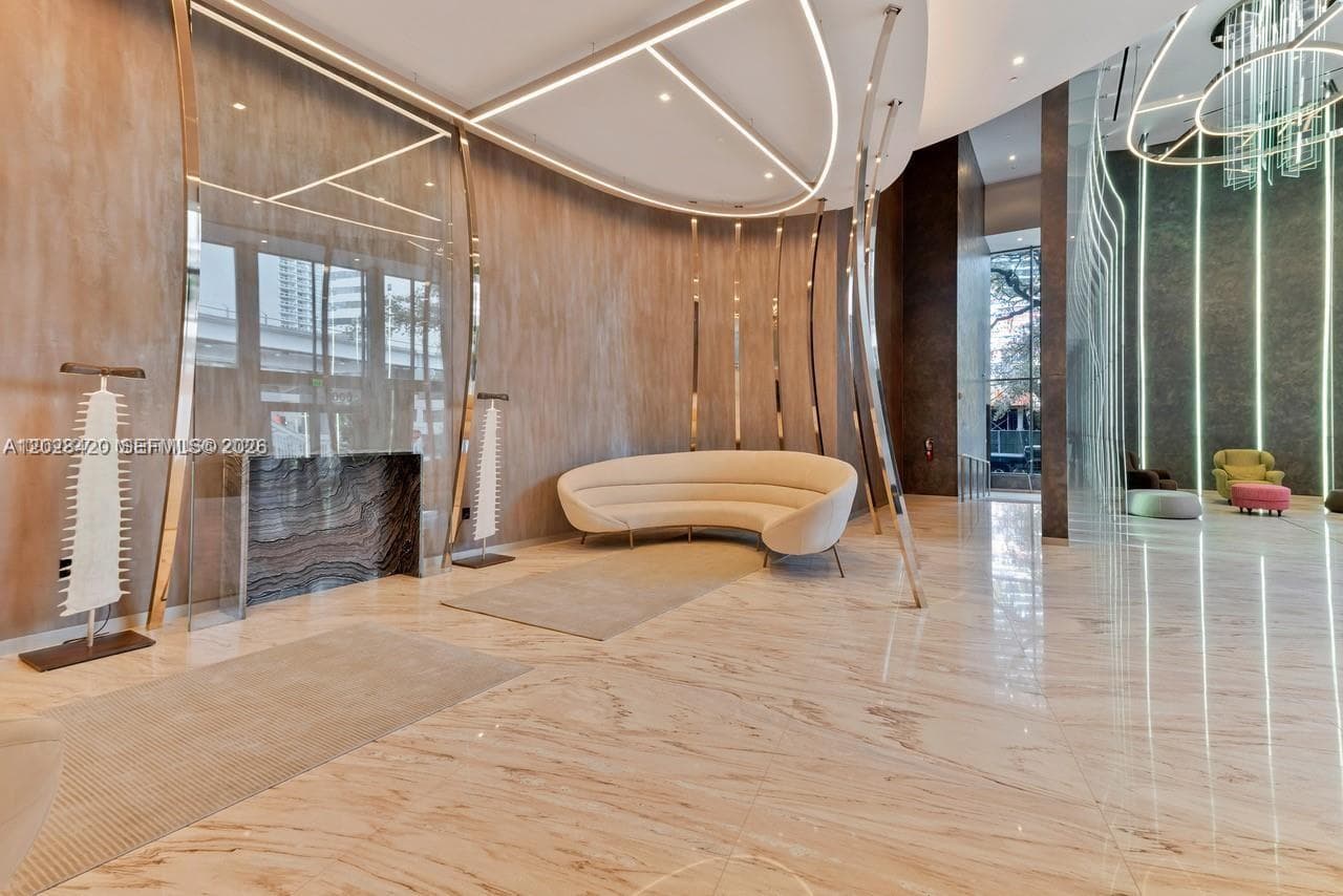 1000 Brickell Plz, Miami FL 33131 — 30
