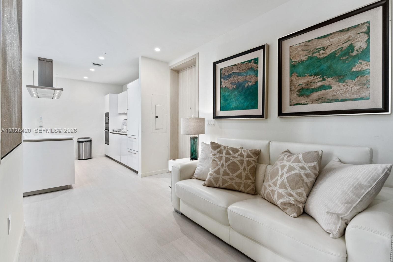 1000 Brickell Plz, Miami FL 33131 — 10