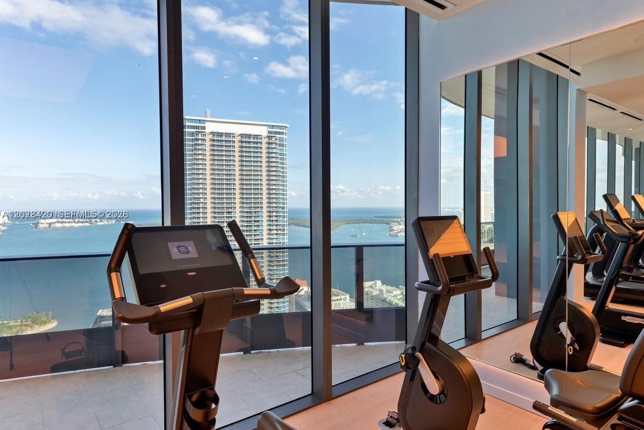 1000 Brickell Plz, Miami FL 33131 — 29