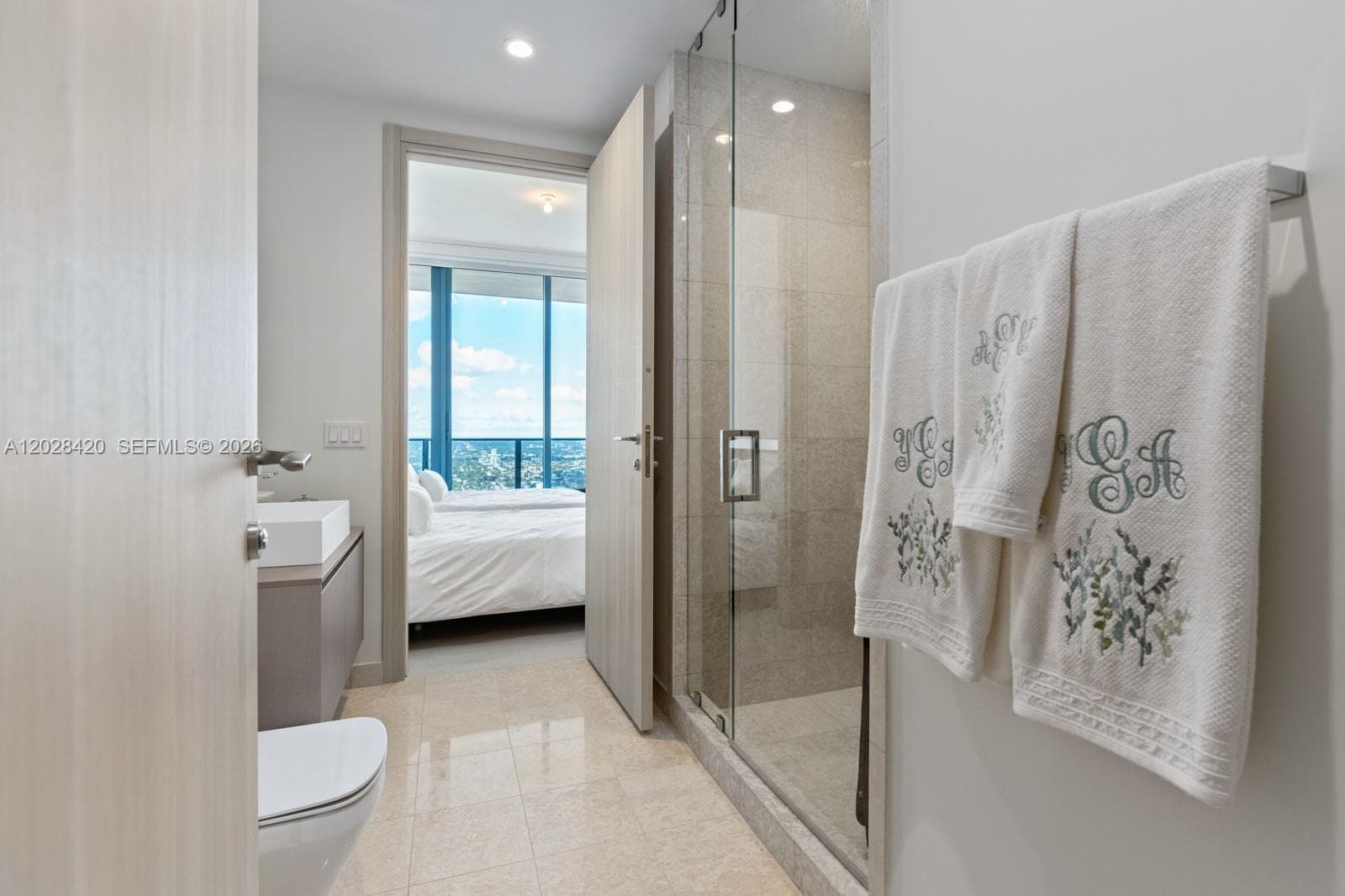 1000 Brickell Plz, Miami FL 33131 — 21