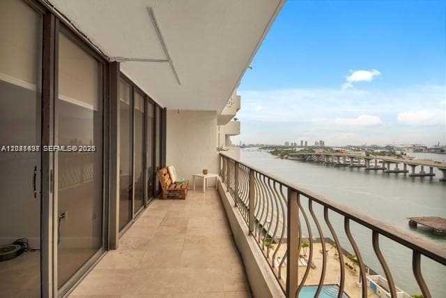555 NE 15th St # 16H, Miami FL 33132 — 18
