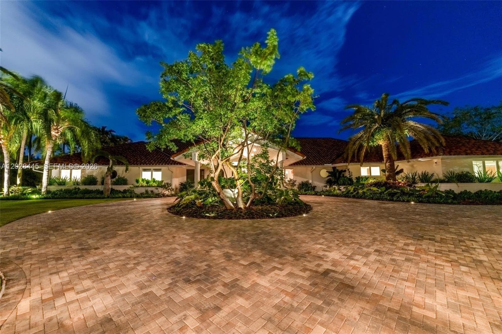 8251 Old Cutler Rd, Coral Gables FL 33143 — 152