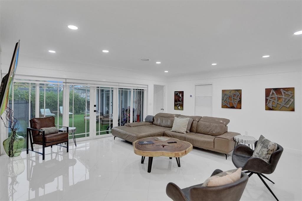3101 NE 164th Street, North Miami Beach FL 33160 — 52
