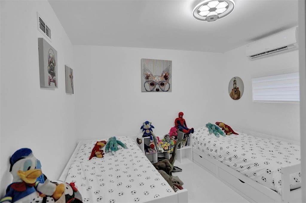 3101 NE 164th Street, North Miami Beach FL 33160 — 46