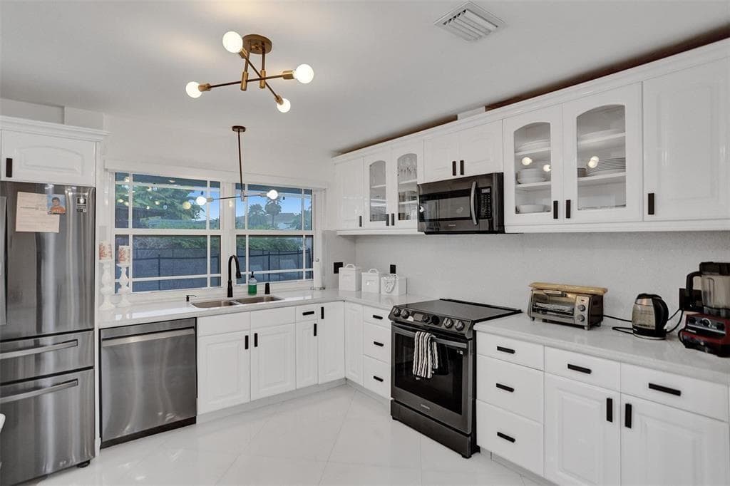 3101 NE 164th Street, North Miami Beach FL 33160 — 13