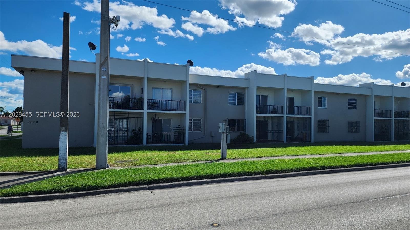 9000 SW 24th St # 21C, Miami FL 33165 — 21
