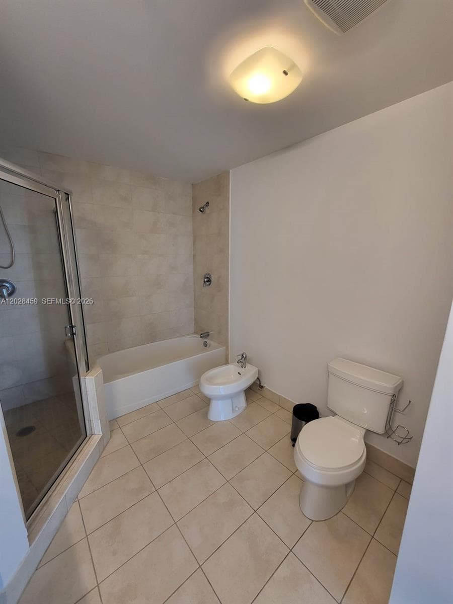 1900 N Bayshore Dr # 2415, Miami FL 33132 — 21
