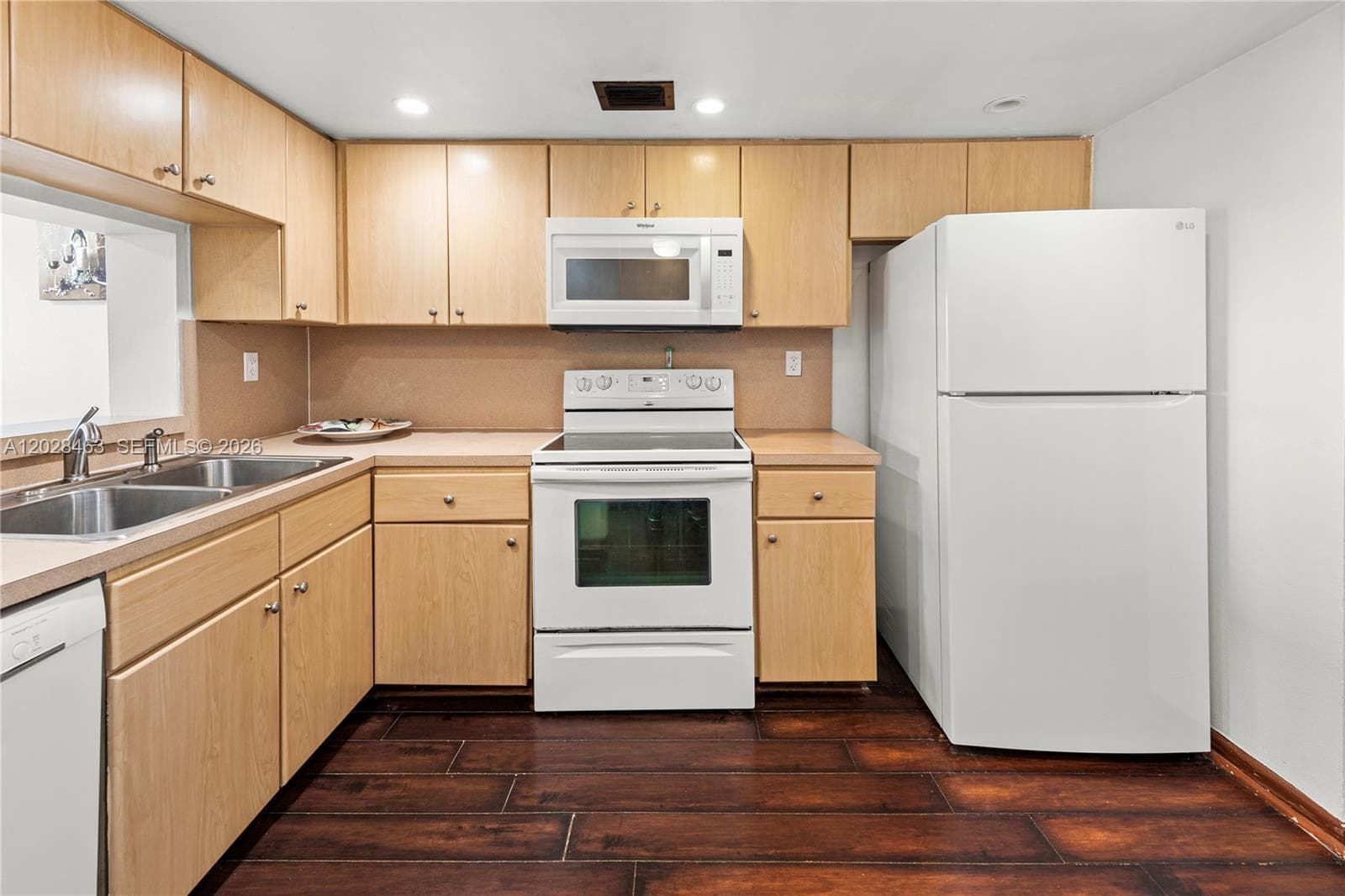2555 Collins Ave # 403, Miami Beach FL 33140 — 26