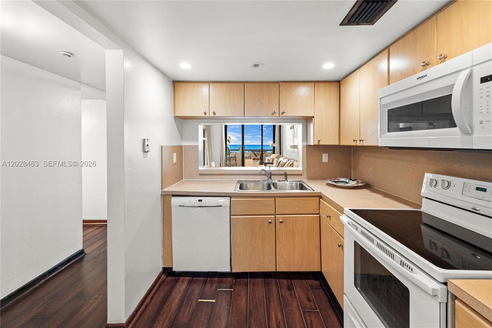 2555 Collins Ave # 403, Miami Beach FL 33140 — 29