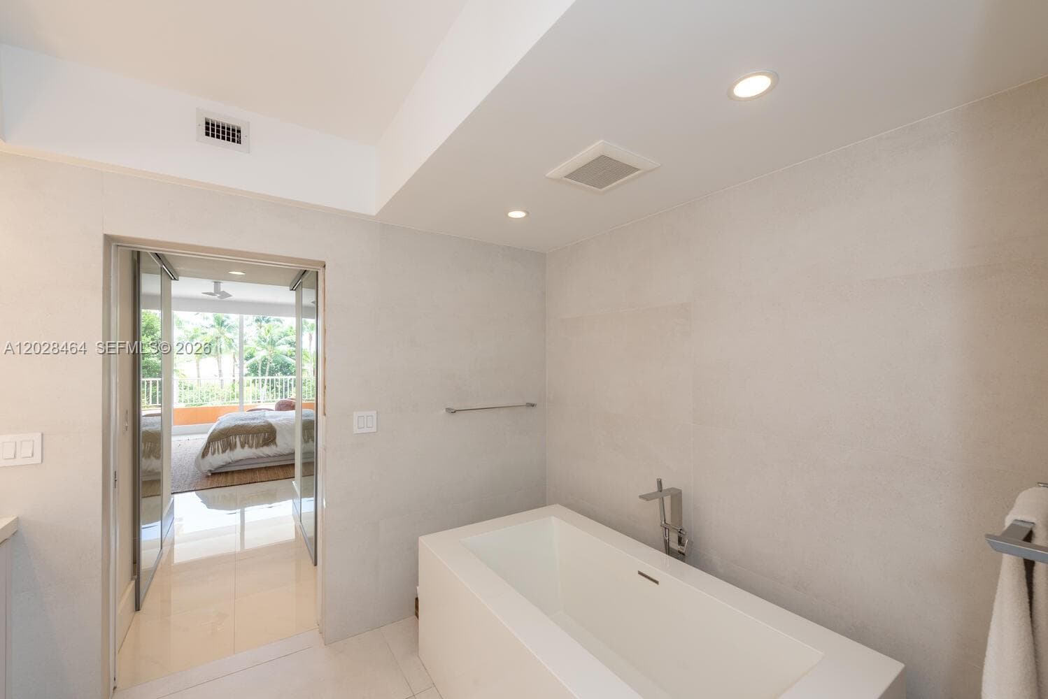 781 Crandon Blvd # 405, Key Biscayne FL 33149 — 16