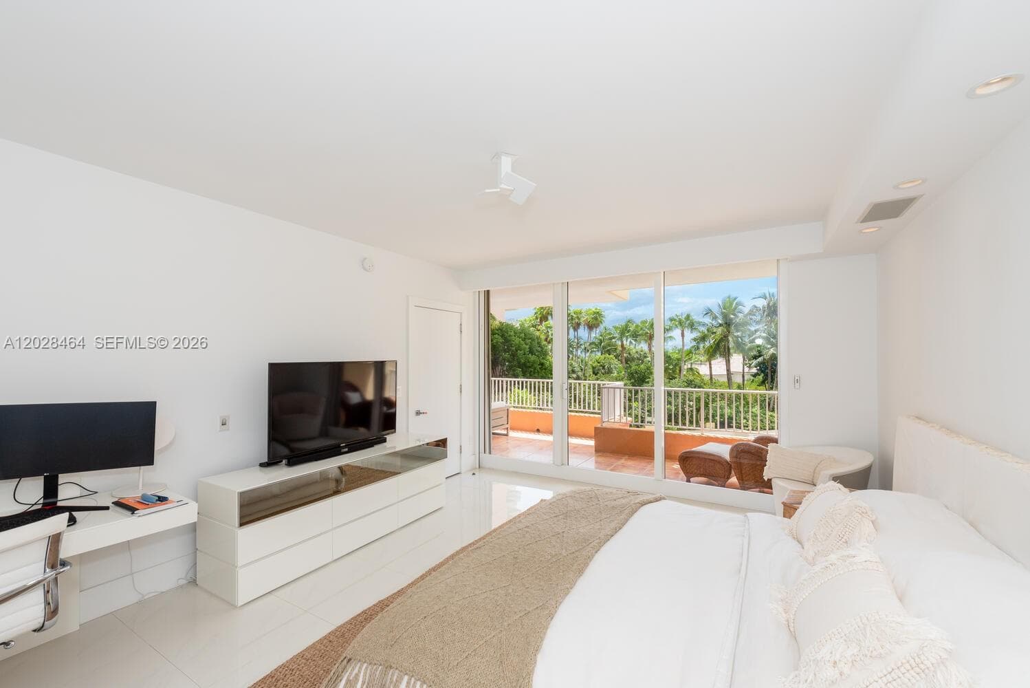 781 Crandon Blvd # 405, Key Biscayne FL 33149 — 12