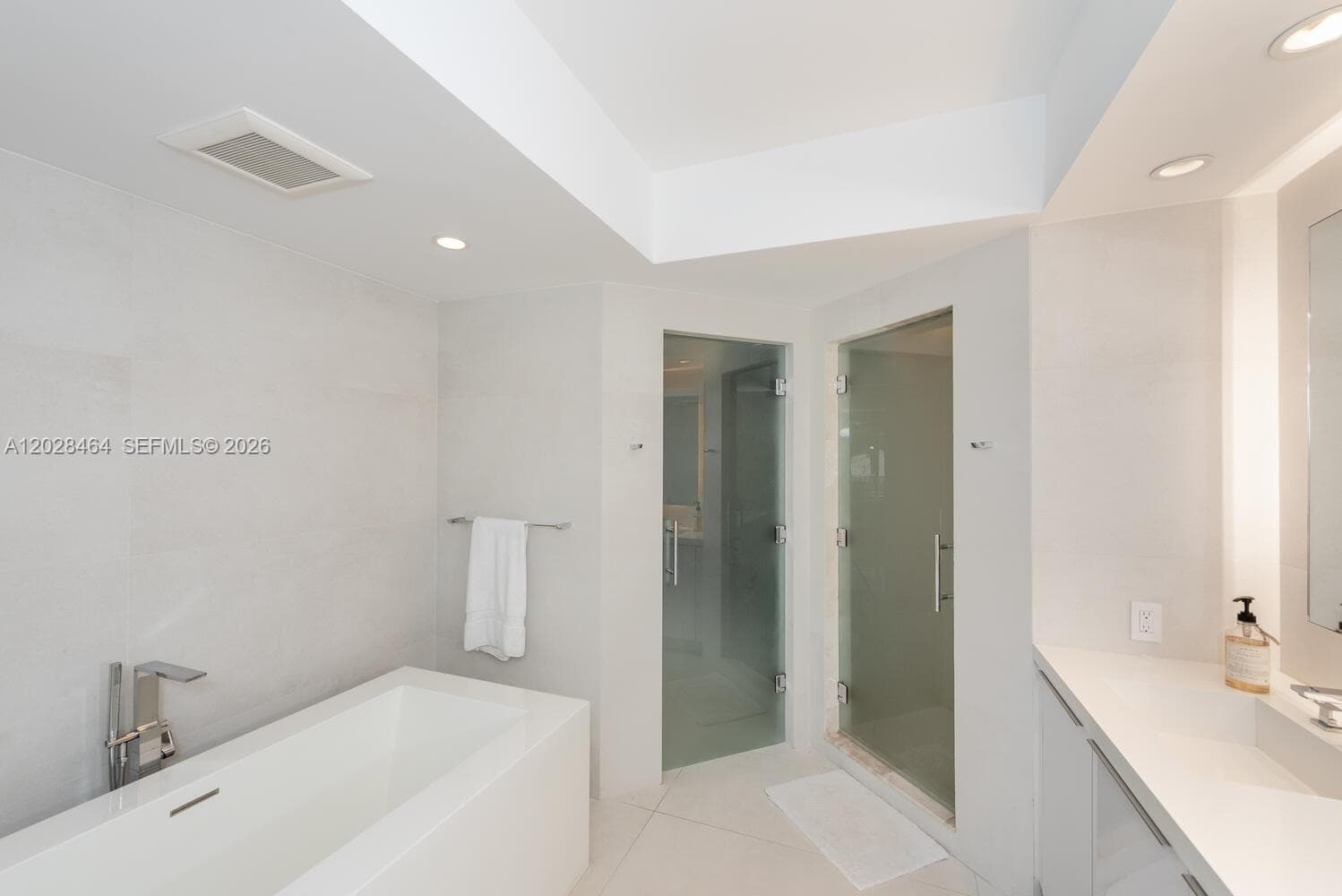 781 Crandon Blvd # 405, Key Biscayne FL 33149 — 14
