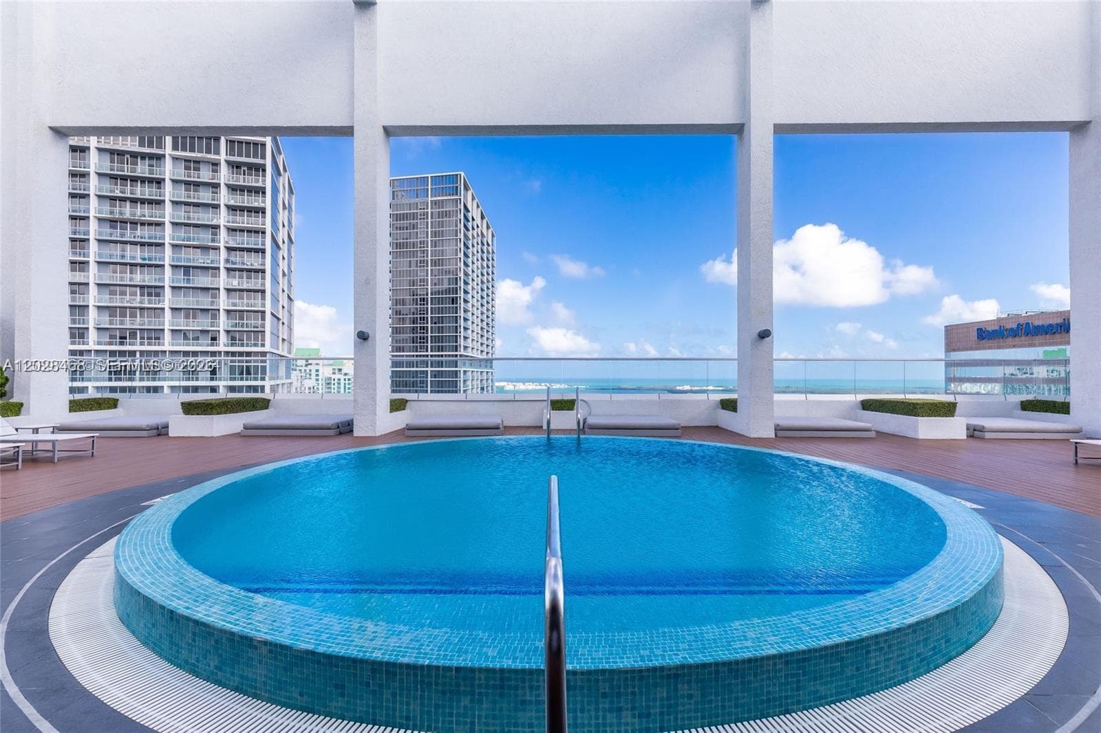 55 SE 6th St # 3303, Miami FL 33131 — 33