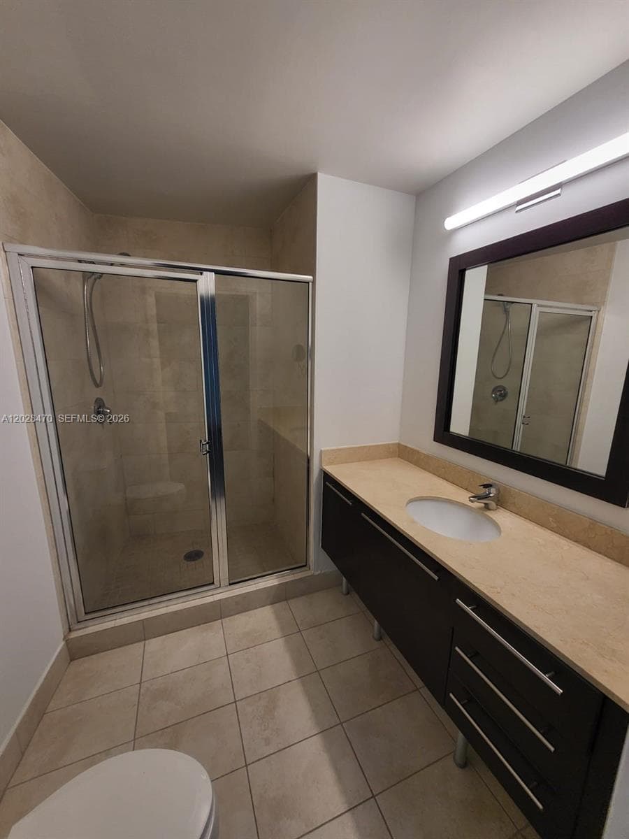 1900 N Bayshore Dr # 2415, Miami FL 33132 — 17
