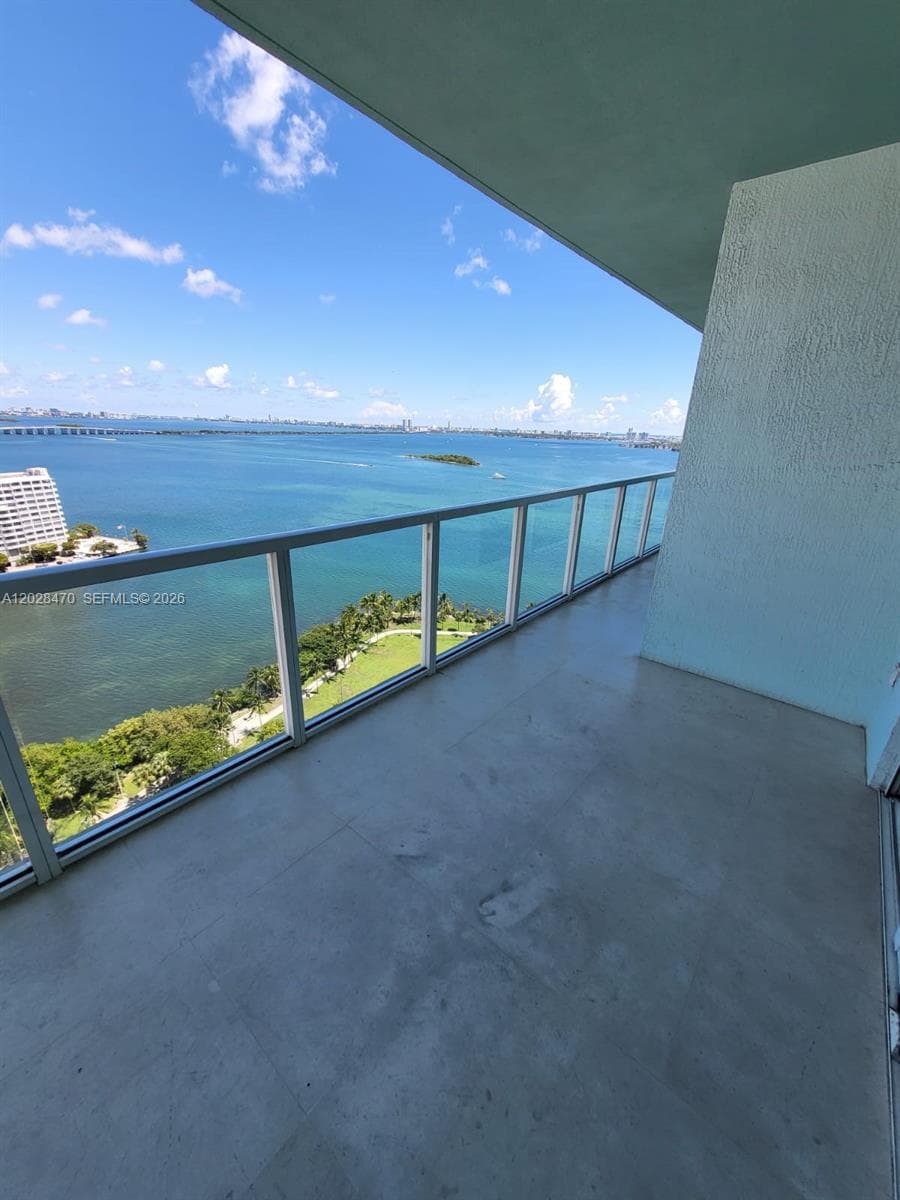 1900 N Bayshore Dr # 2415, Miami FL 33132 — 10