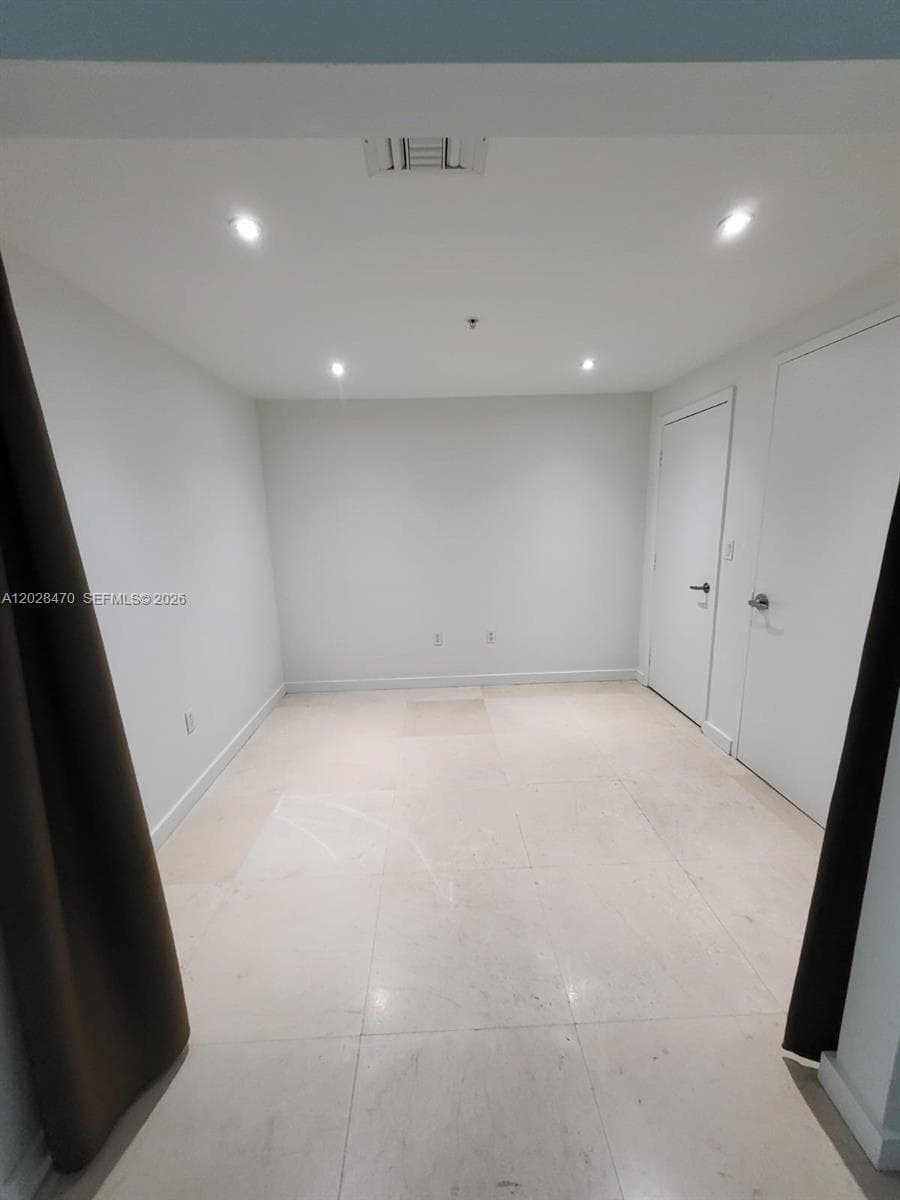 1900 N Bayshore Dr # 2415, Miami FL 33132 — 15