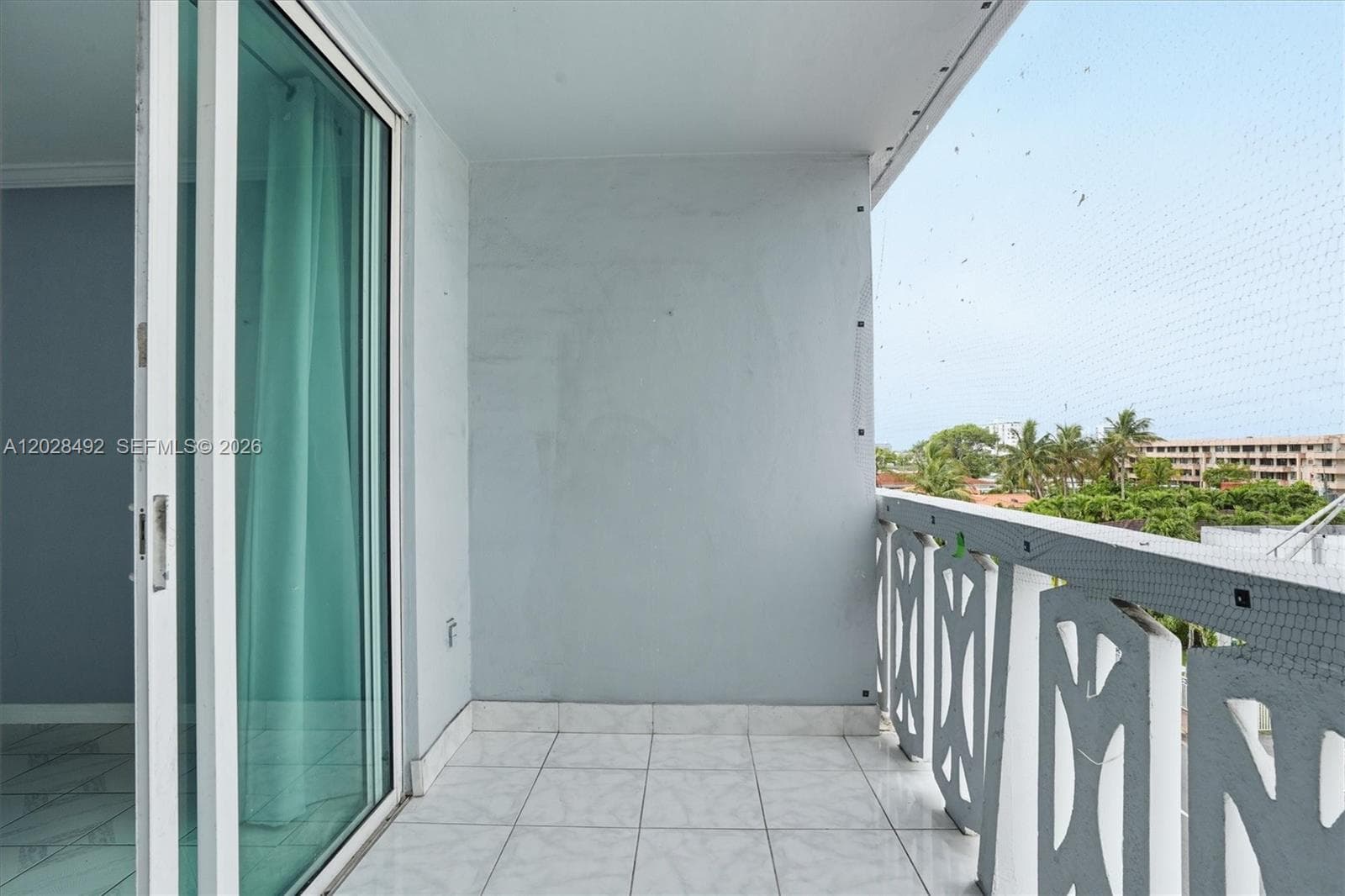 8233 Harding Ave # 504, Miami Beach FL 33141 — 6