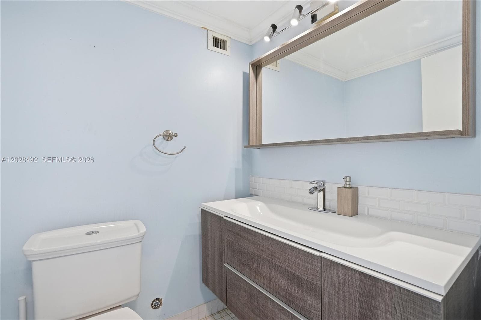 8233 Harding Ave # 504, Miami Beach FL 33141 — 15